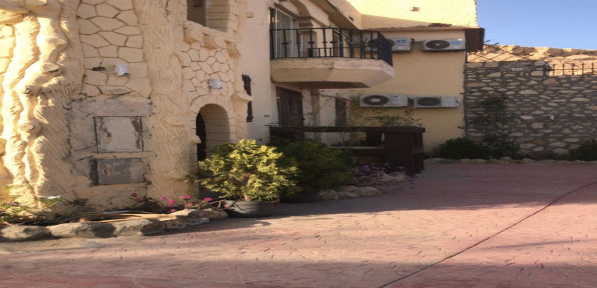 A Luxurious Villa For Sale In Mubarak 2