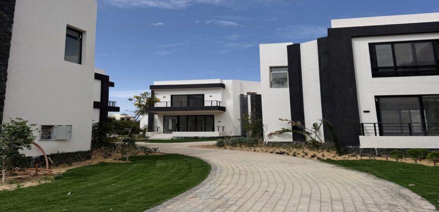 Villa for Sale in Fanadir Aqua | Beach Access & Hotel Facilities